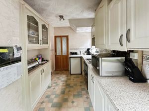 Kitchen- click for photo gallery
